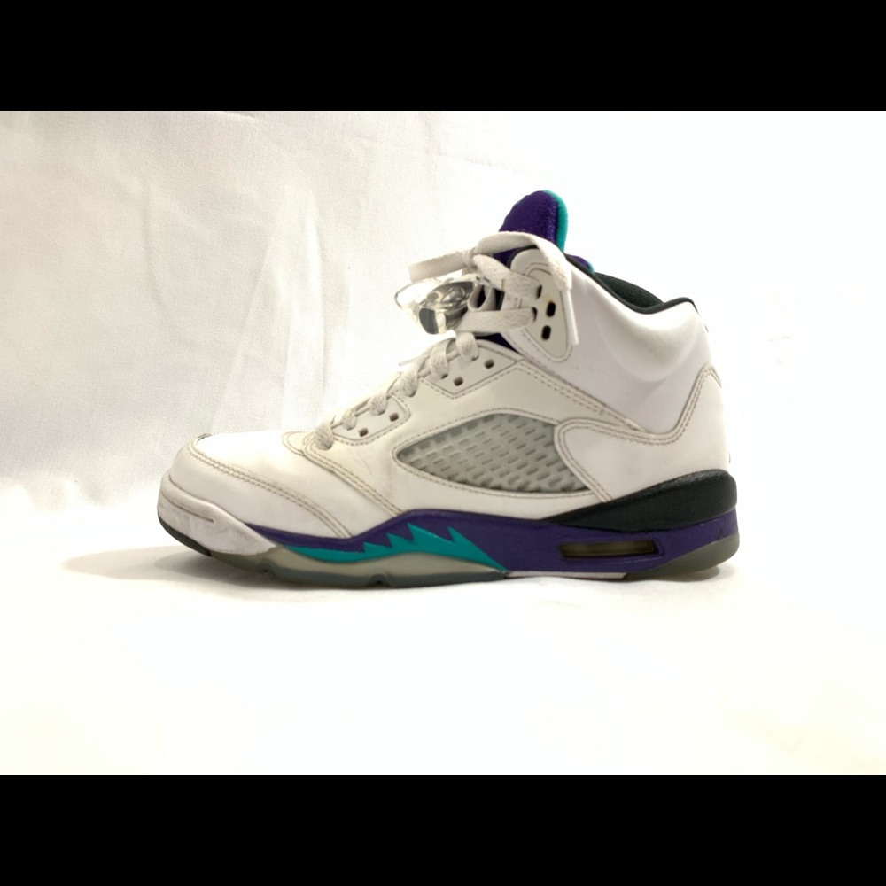 Air Jordan - Grape V’s - sz 5Y